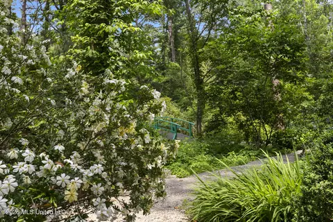 Exterior - 6 Pecan Hollow Dr, Jackson, MS 39211 photo 10 of 20