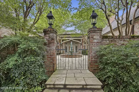 Exterior - 6 Pecan Hollow Dr, Jackson, MS 39211 photo 6 of 20