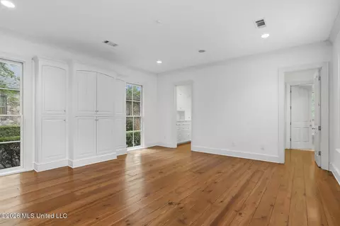 Bedroom - 6 Pecan Hollow Dr, Jackson, MS 39211 photo 2 of 4