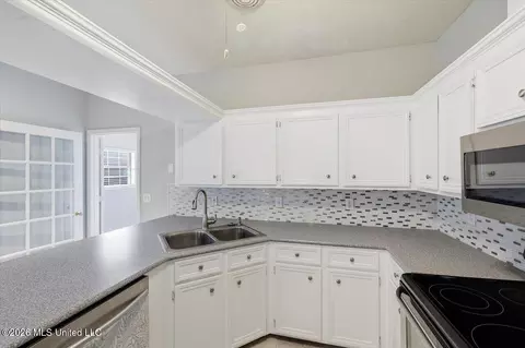Kitchen - 214 Waterfall Way, Clinton, MS 39056 photo 3 of 3