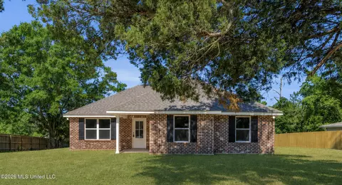 22020 Road 372, Kiln, MS 39556