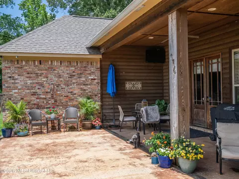 Exterior - 10 Audubon Pl, Natchez, MS 39120 photo 5 of 5