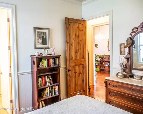 Bedroom - 10 Audubon Pl, Natchez, MS 39120 photo 6 of 7
