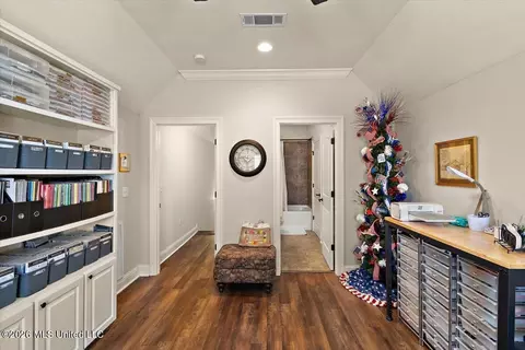 Entry Way - 822 Osagian Cir, Brandon, MS 39042 photo 5 of 6