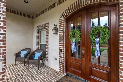 Entry Way - 822 Osagian Cir, Brandon, MS 39042 photo 1 of 6