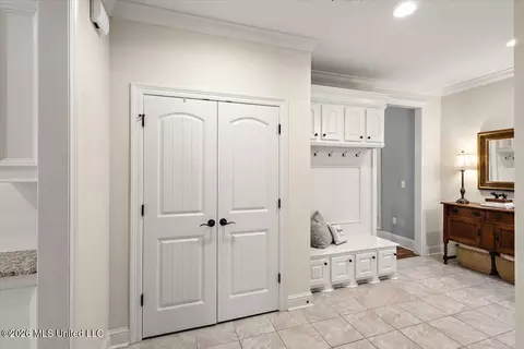 Entry Way - 822 Osagian Cir, Brandon, MS 39042 photo 3 of 6