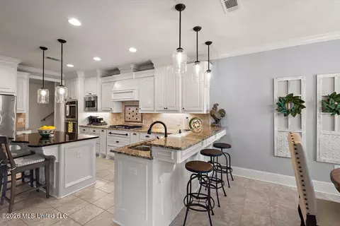 Kitchen - 822 Osagian Cir, Brandon, MS 39042 photo 1 of 4