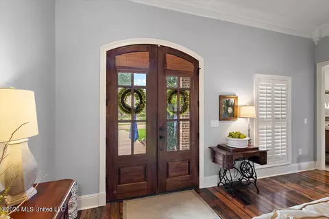 Entry Way - 822 Osagian Cir, Brandon, MS 39042 photo 2 of 6