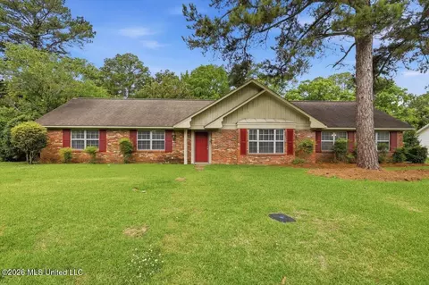 5137 Meadow Oaks Park Dr, Jackson, MS 39211