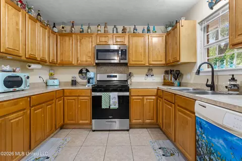 Kitchen - 19633 W Wortham Rd, Saucier, MS 39574 photo 2 of 4