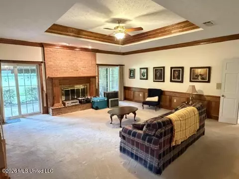 Living - 340 Hanley Cir, Brandon, MS 39047 photo 1 of 2