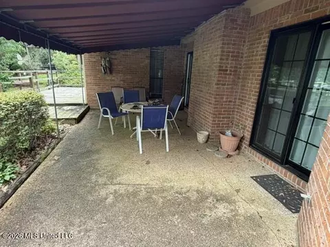 Exterior - 340 Hanley Cir, Brandon, MS 39047 photo 2 of 3