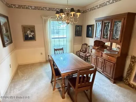 Dining - 340 Hanley Cir, Brandon, MS 39047 photo 2 of 3