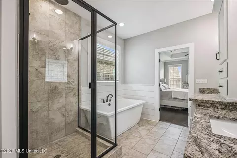 Bath - 2868 Liam Ln, Nesbit, MS 38651 photo 1 of 3