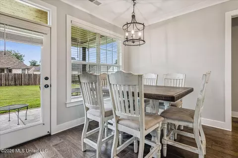 Dining - 2868 Liam Ln, Nesbit, MS 38651 photo 2 of 3