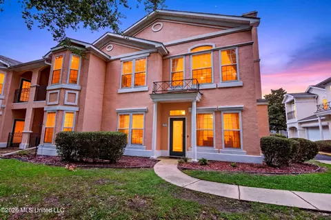 2252 Beach Dr #701, Gulfport, MS 39507