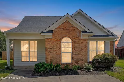 9193 S Kaitlyn Dr, Walls, MS 38680
