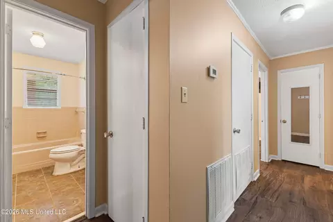 Entry Way - 1005 Short St, Wesson, MS 39191 photo 1 of 1