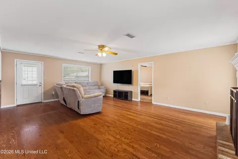 Living - 1005 Short St, Wesson, MS 39191 photo 2 of 2