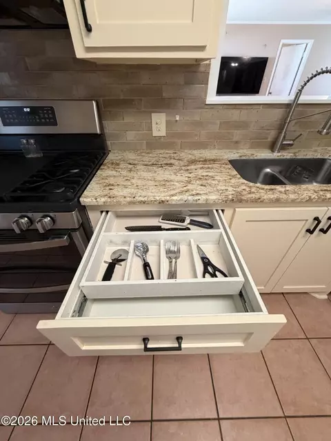 Kitchen - 1005 Short St, Wesson, MS 39191 photo 5 of 6
