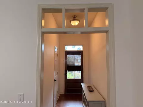 Entry Way - 306 Silverleaf Cv, Brandon, MS 39047 photo 2 of 2