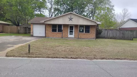 2109 Westgate Pkwy, Gautier, MS 39553