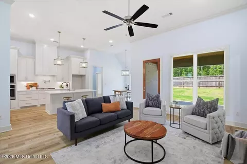 Living - 169 Cornerstone Dr, Brandon, MS 39042 photo 2 of 2