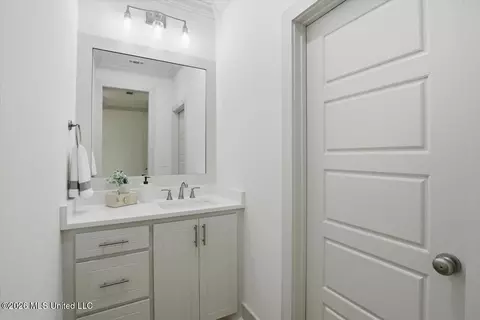 Bath - 169 Cornerstone Dr, Brandon, MS 39042 photo 6 of 6
