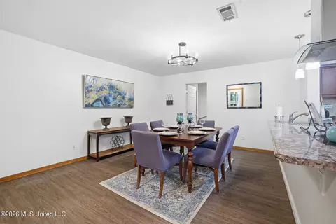 Dining - 7208 Hampton Dr, Biloxi, MS 39532 photo 2 of 3