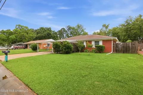 Exterior - 7208 Hampton Dr, Biloxi, MS 39532 photo 4 of 5
