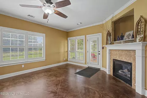 Living - 39 Winter Oaks Dr, Lamar, MS 38642 photo 3 of 3