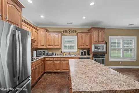 Kitchen - 39 Winter Oaks Dr, Lamar, MS 38642 photo 3 of 3