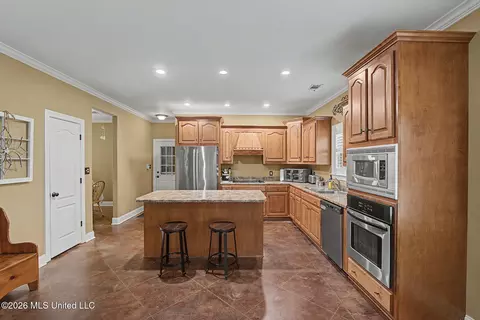 Kitchen - 39 Winter Oaks Dr, Lamar, MS 38642 photo 1 of 3