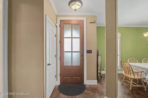 Entry Way - 39 Winter Oaks Dr, Lamar, MS 38642 photo 2 of 5