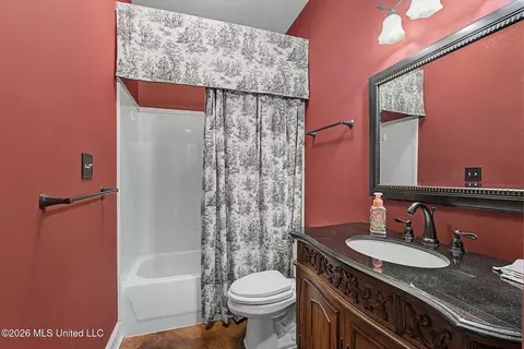 Bath - 39 Winter Oaks Dr, Lamar, MS 38642 photo 4 of 5