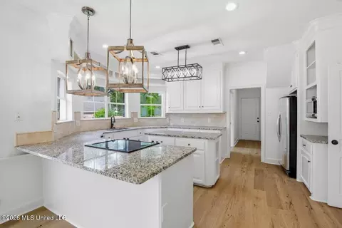 Kitchen - 122 Highwoods Blvd, Madison, MS 39110 photo 1 of 5