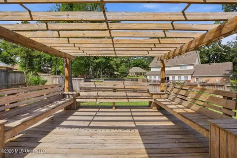 Exterior - 122 Highwoods Blvd, Madison, MS 39110 photo 9 of 14