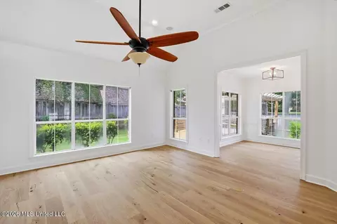 Living - 122 Highwoods Blvd, Madison, MS 39110 photo 6 of 6