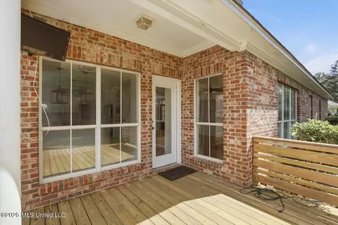Exterior - 122 Highwoods Blvd, Madison, MS 39110 photo 7 of 14
