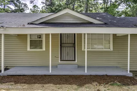 1872 Shady Lane Dr, Jackson, MS 39204