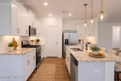 Kitchen - 2397 Hyacinth Ln, Hernando, MS 38632 photo 3 of 5