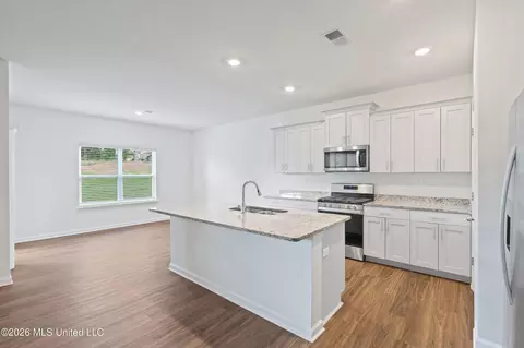 Kitchen - 2397 Hyacinth Ln, Hernando, MS 38632 photo 5 of 5