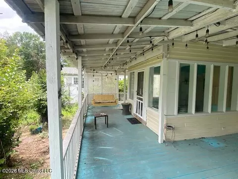 Exterior - 511 W Chippewa St, Brookhaven, MS 39601 photo 3 of 5