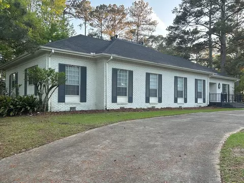 Exterior - 1605 Lissa Dr, Mccomb, MS 39648 photo 2 of 15