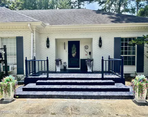 Exterior - 1605 Lissa Dr, Mccomb, MS 39648 photo 13 of 15