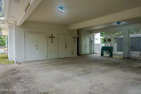 Exterior - 1605 Lissa Dr, Mccomb, MS 39648 photo 6 of 15