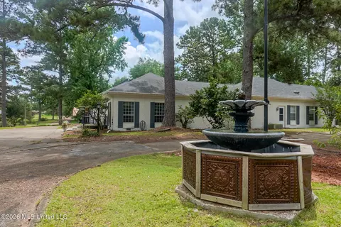 Exterior - 1605 Lissa Dr, Mccomb, MS 39648 photo 4 of 15