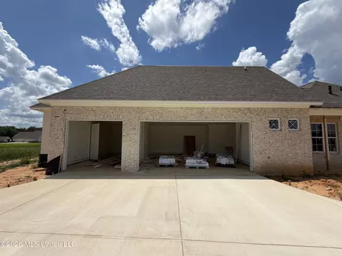 Exterior - 930 Mulberry Dr, Brandon, MS 39047 photo 3 of 6