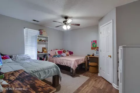 Bedroom - 5969 Sycamore Dr, Hernando, MS 38632 photo 3 of 6