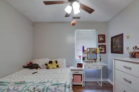 Bedroom - 5969 Sycamore Dr, Hernando, MS 38632 photo 2 of 6